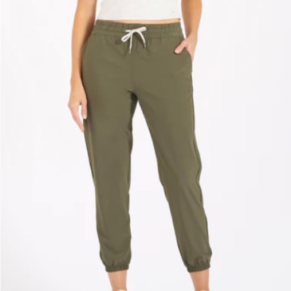 Vuori weekend jogger in Oregano size S